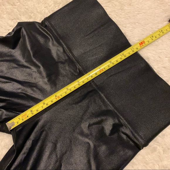 Carbon38 High Rise 7/8 Legging in Takara Shine - Picture 5 of 7